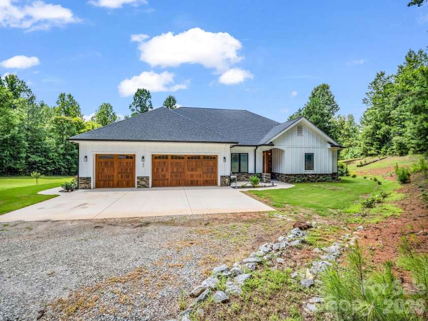 21 Rock Ridge Road, Mill Spring, NC 28756.  MLS# CAR4410302, YatesRealty ID 42434. 