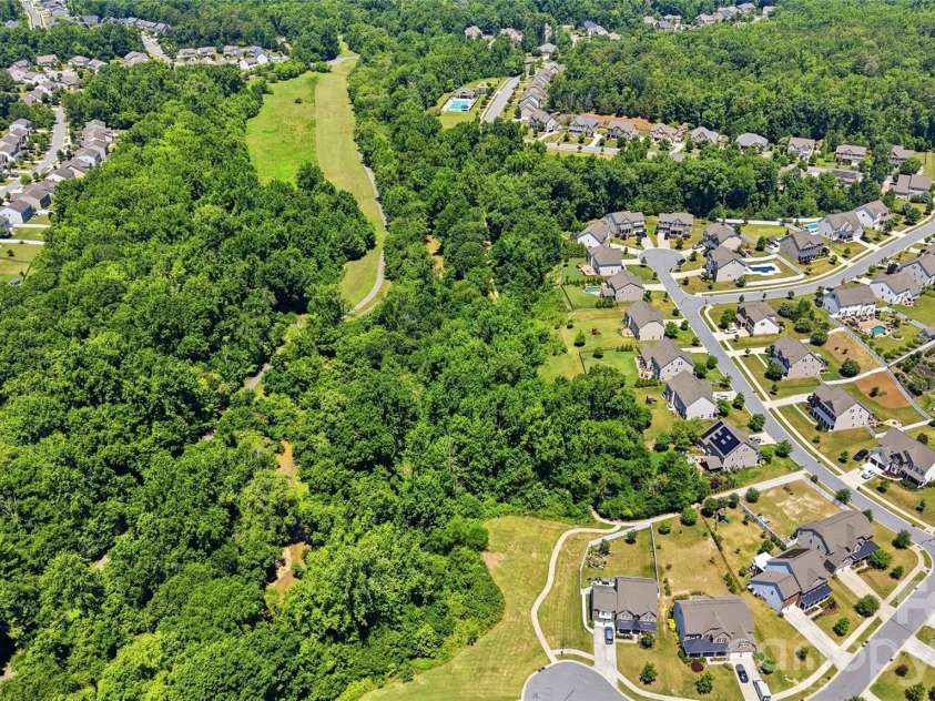 10690 Sapphire Trail, Davidson, NC 28036.  MLS# CAR4410627, YatesRealty ID 42436. Community Walking Trails