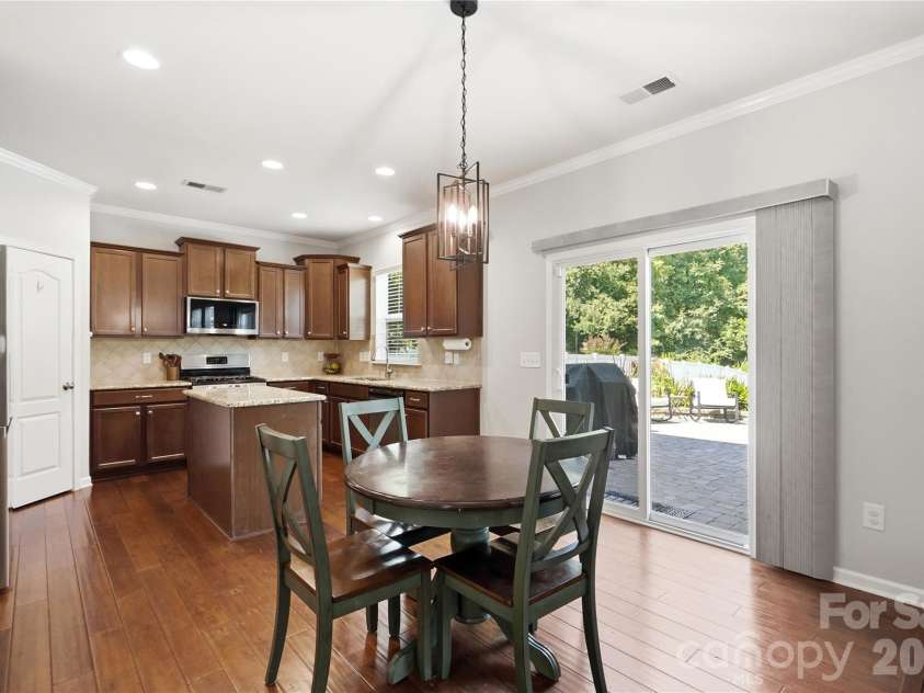 10690 Sapphire Trail, Davidson, NC 28036.  MLS# CAR4410627, YatesRealty ID 42436. Dining Area Flooded with Natural Lighting