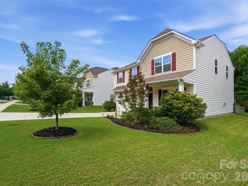 10690 Sapphire Trail, Davidson, NC 28036.  MLS# CAR4410627, YatesRealty ID 42436. Home Exterior
