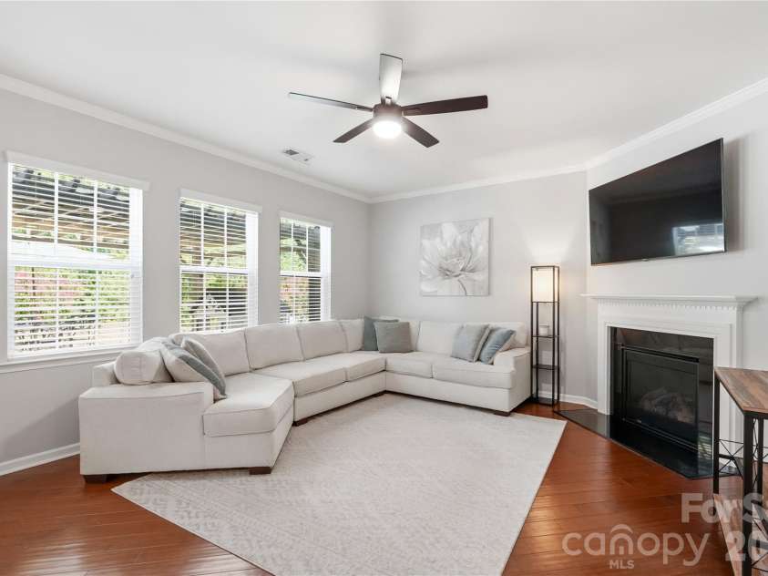 10690 Sapphire Trail, Davidson, NC 28036.  MLS# CAR4410627, YatesRealty ID 42436. Living Room