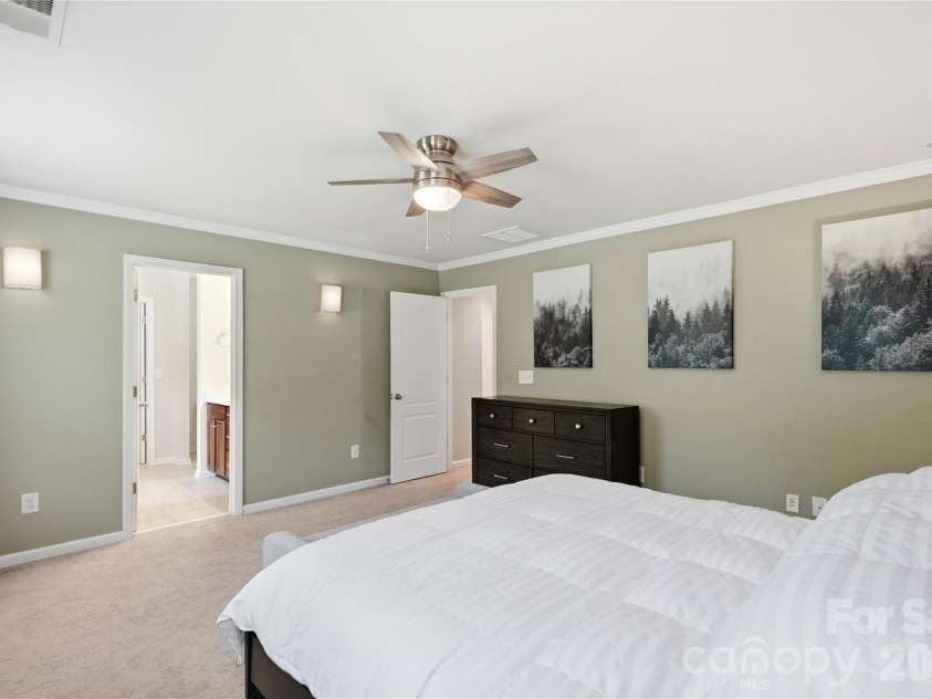 10690 Sapphire Trail, Davidson, NC 28036.  MLS# CAR4410627, YatesRealty ID 42436. Primary Suite - Bedroom