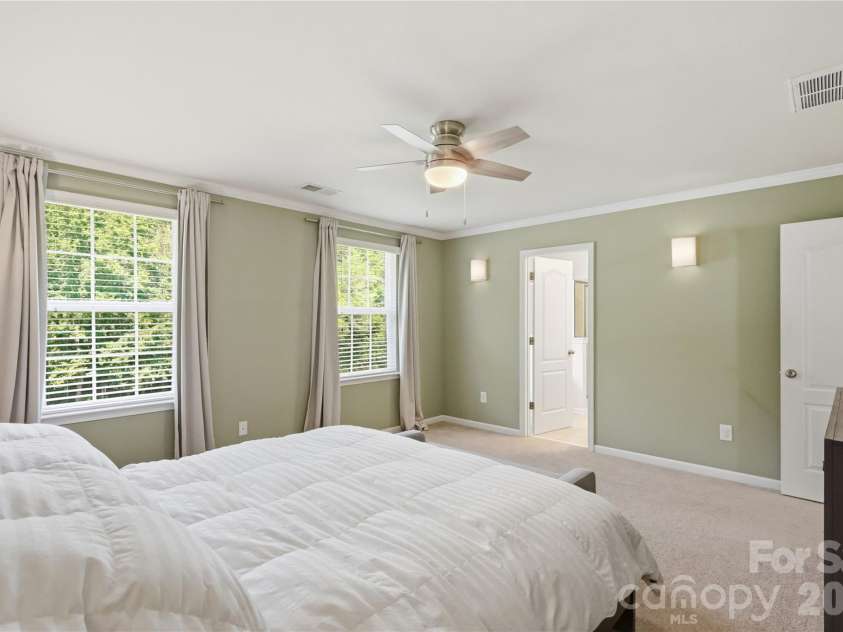 10690 Sapphire Trail, Davidson, NC 28036.  MLS# CAR4410627, YatesRealty ID 42436. Primary Suite - Bedroom