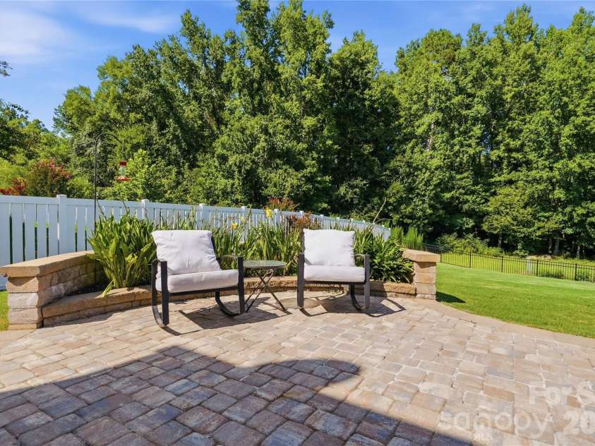 10690 Sapphire Trail, Davidson, NC 28036.  MLS# CAR4410627, YatesRealty ID 42436. Private Relaxation