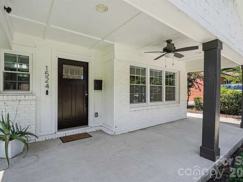 1524 Newcastle Street, Charlotte, NC 28216.  MLS# CAR4411392, YatesRealty ID 42438. 