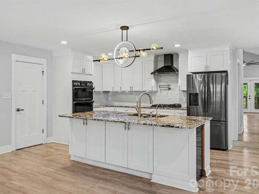 1524 Newcastle Street, Charlotte, NC 28216.  MLS# CAR4411392, YatesRealty ID 42438. 