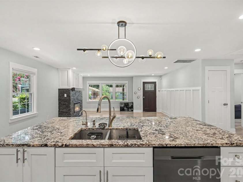 1524 Newcastle Street, Charlotte, NC 28216.  MLS# CAR4411392, YatesRealty ID 42438. 