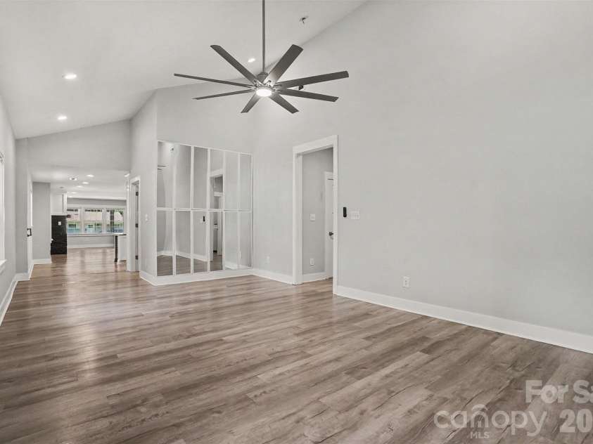 1524 Newcastle Street, Charlotte, NC 28216.  MLS# CAR4411392, YatesRealty ID 42438. 