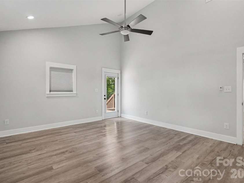 1524 Newcastle Street, Charlotte, NC 28216.  MLS# CAR4411392, YatesRealty ID 42438. 