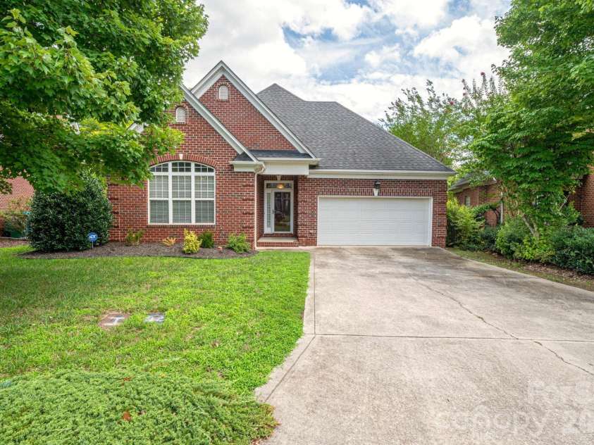 5308 Old Course Drive, Cramerton, NC 28032.  MLS# CAR4411801, YatesRealty ID 42439. 