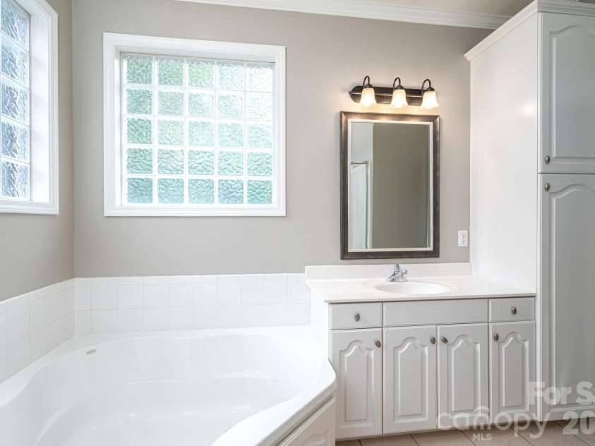 5308 Old Course Drive, Cramerton, NC 28032.  MLS# CAR4411801, YatesRealty ID 42439. 