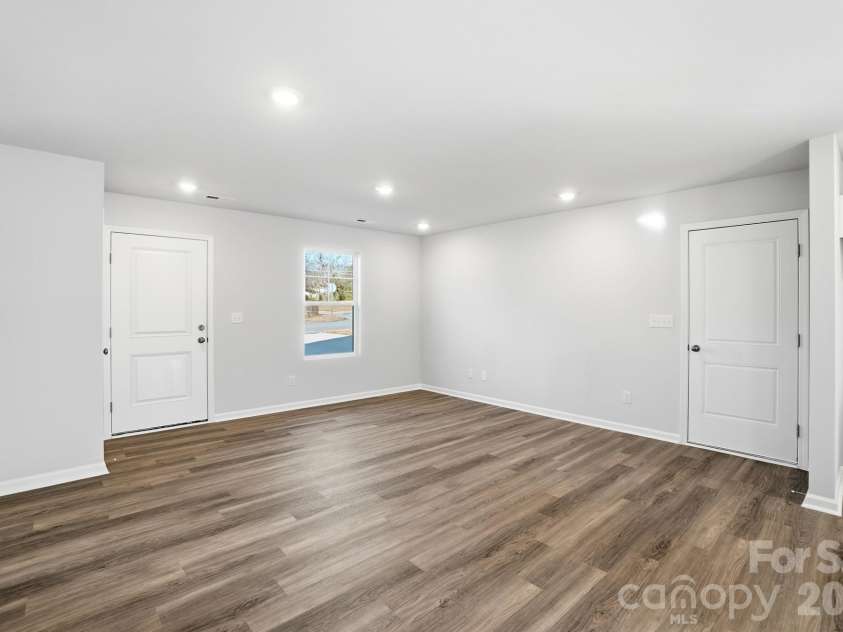 1207 Suncrest Avenue, Statesville, NC 28677.  MLS# CAR4333350, YatesRealty ID 4244. 