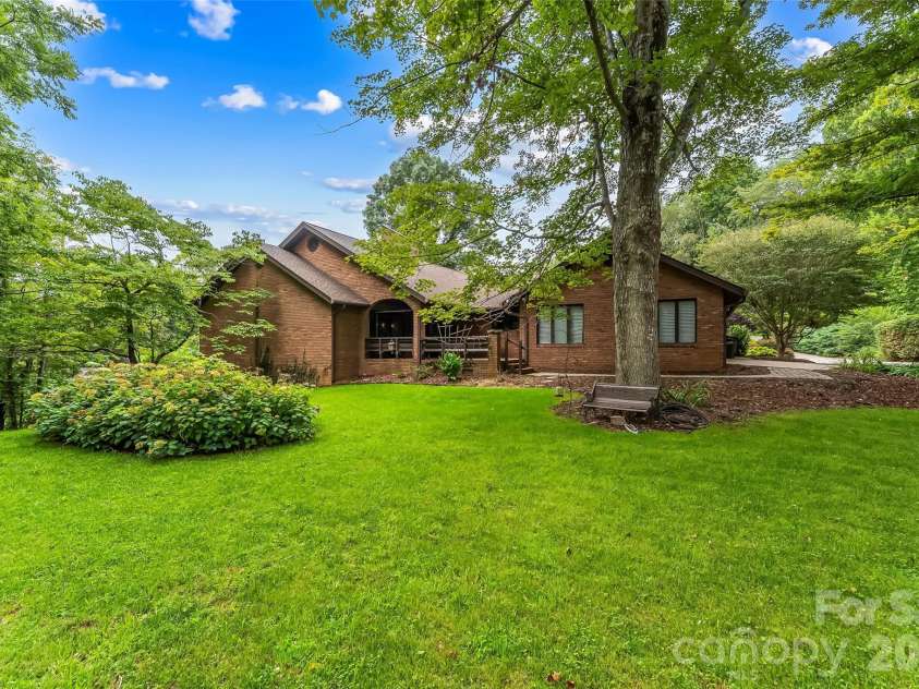 60 Monte Vista Drive, Waynesville, NC 28786.  MLS# CAR4411770, YatesRealty ID 42442. 