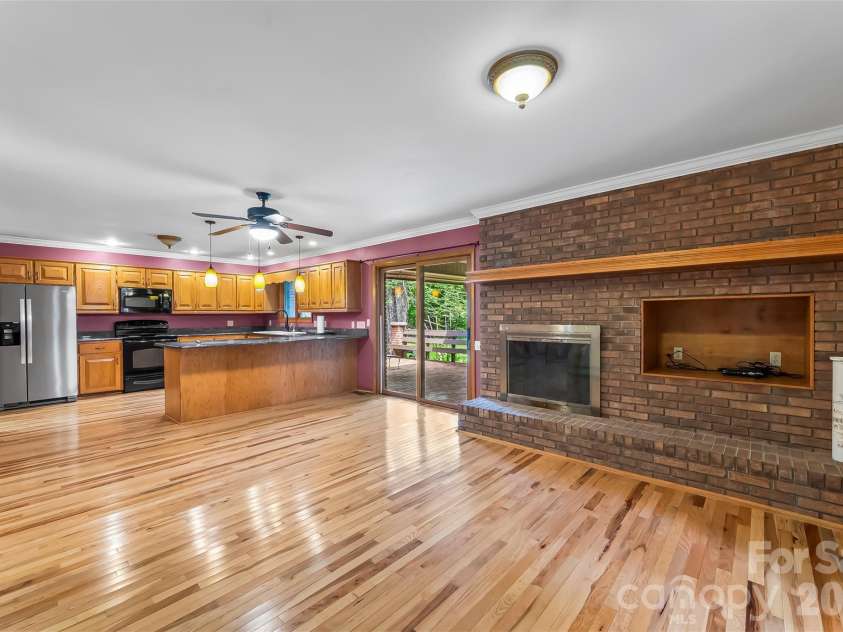 60 Monte Vista Drive, Waynesville, NC 28786.  MLS# CAR4411770, YatesRealty ID 42442. 