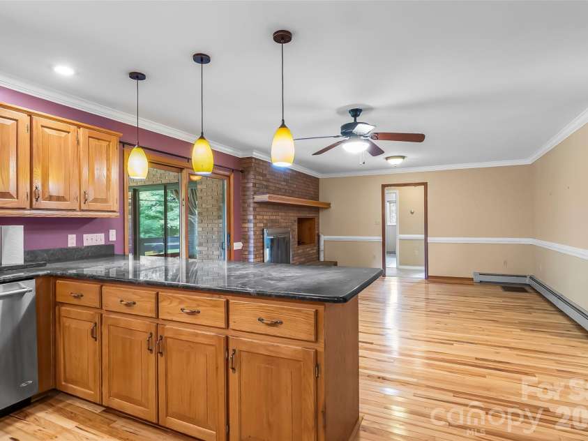 60 Monte Vista Drive, Waynesville, NC 28786.  MLS# CAR4411770, YatesRealty ID 42442. 