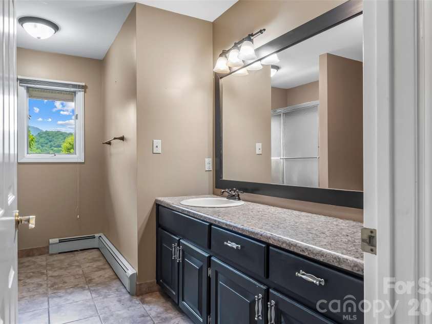 60 Monte Vista Drive, Waynesville, NC 28786.  MLS# CAR4411770, YatesRealty ID 42442. 