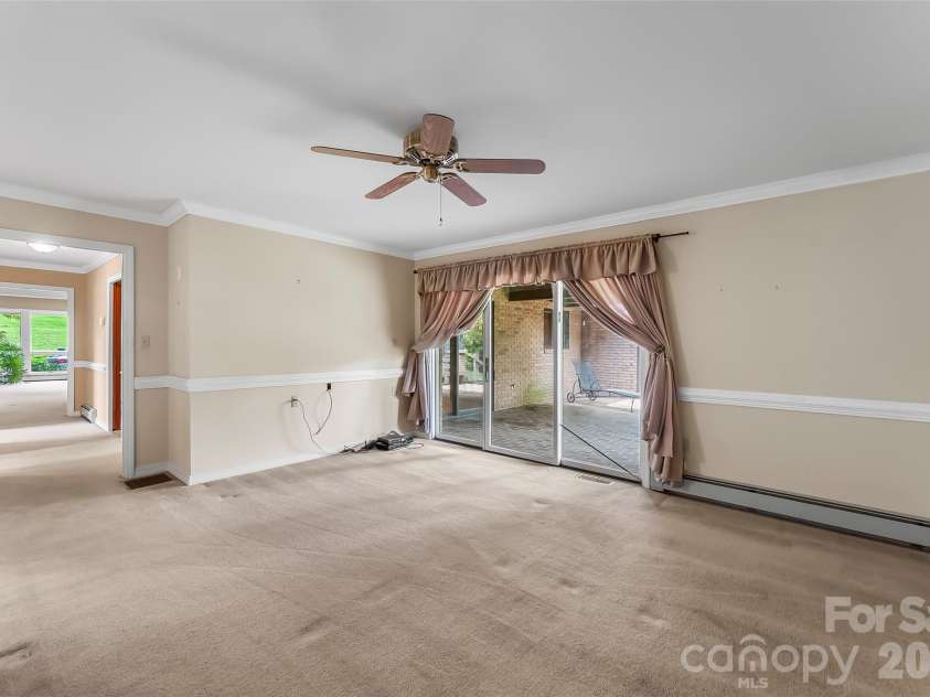 60 Monte Vista Drive, Waynesville, NC 28786.  MLS# CAR4411770, YatesRealty ID 42442. 