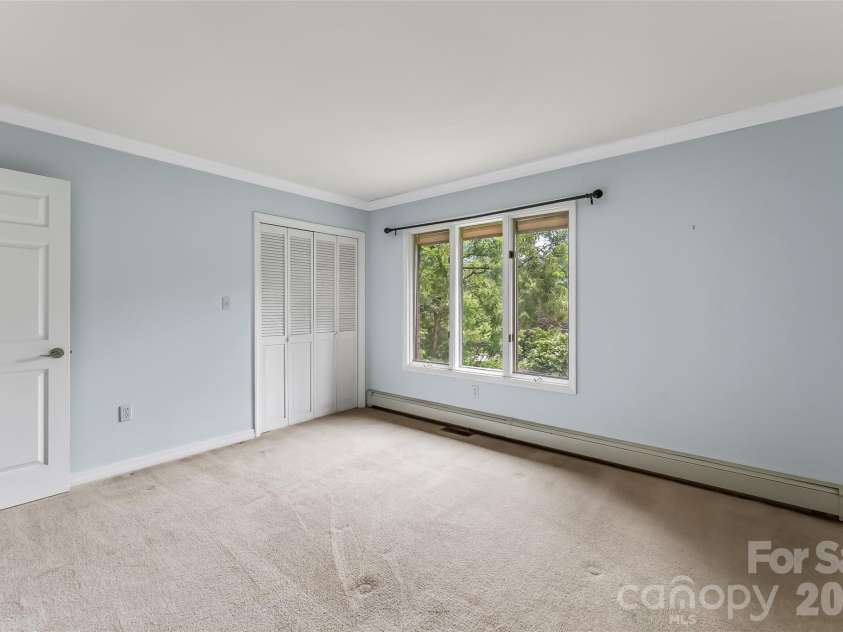 60 Monte Vista Drive, Waynesville, NC 28786.  MLS# CAR4411770, YatesRealty ID 42442. 