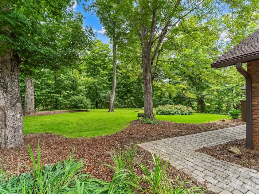 60 Monte Vista Drive, Waynesville, NC 28786.  MLS# CAR4411770, YatesRealty ID 42442. 