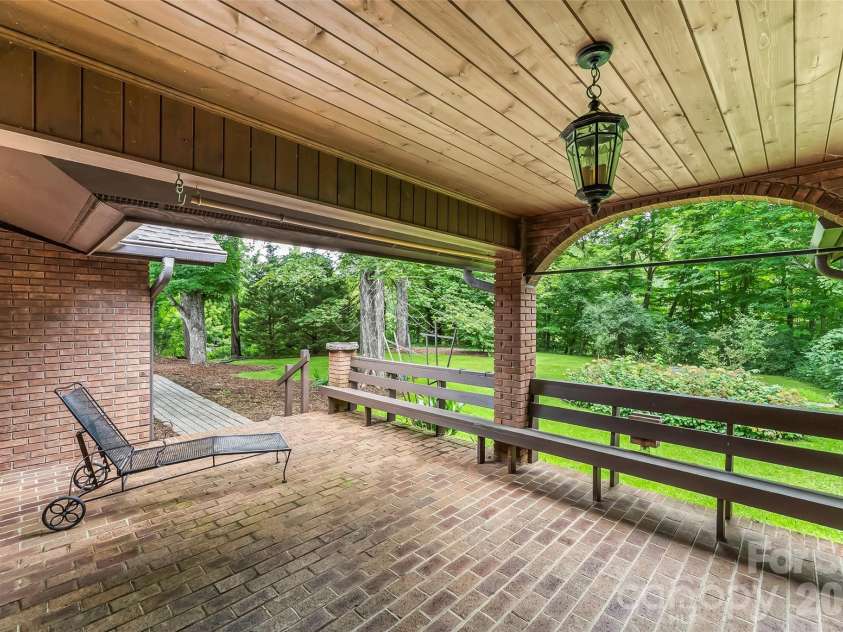 60 Monte Vista Drive, Waynesville, NC 28786.  MLS# CAR4411770, YatesRealty ID 42442. 
