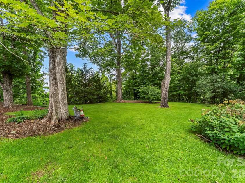 60 Monte Vista Drive, Waynesville, NC 28786.  MLS# CAR4411770, YatesRealty ID 42442. 