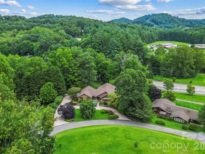 60 Monte Vista Drive, Waynesville, NC 28786.  MLS# CAR4411770, YatesRealty ID 42442. 