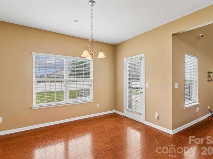 5307 Hackberry Lane, Concord, NC 28027.  MLS# CAR4409364, YatesRealty ID 42445. Breakfast Nook
