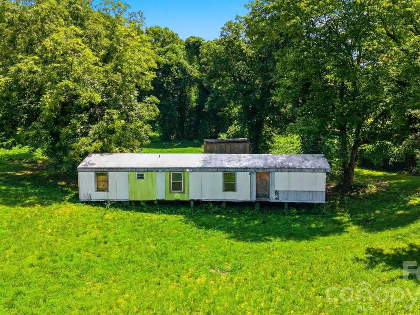 136 South Main Street, Granite Falls, NC 28630.  MLS# CAR4410400, YatesRealty ID 42446. 