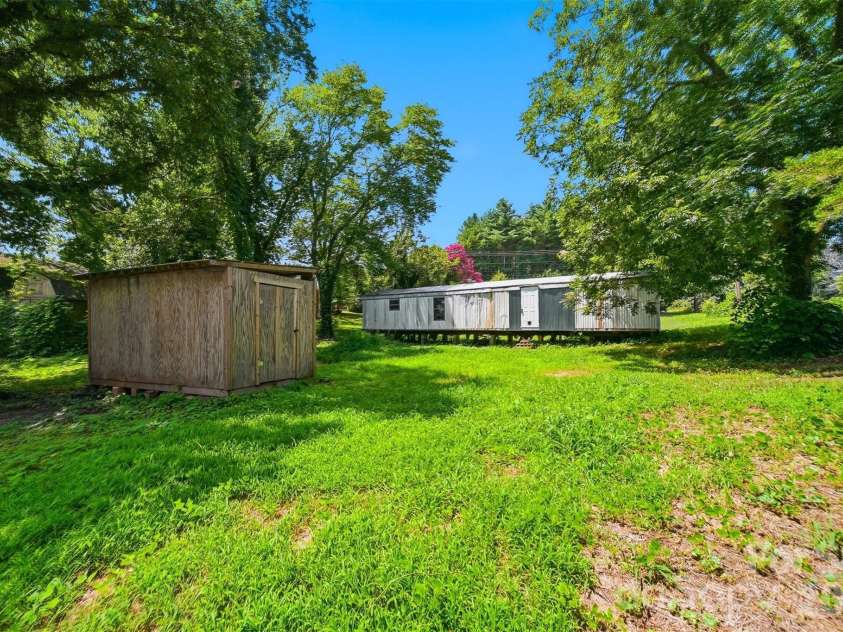 136 South Main Street, Granite Falls, NC 28630.  MLS# CAR4410400, YatesRealty ID 42446. 