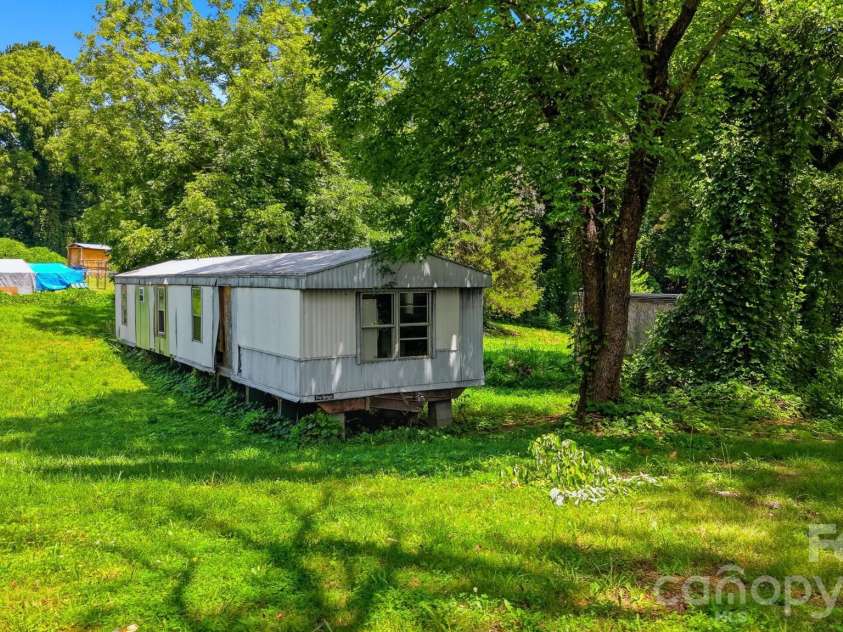 136 South Main Street, Granite Falls, NC 28630.  MLS# CAR4410400, YatesRealty ID 42446. 