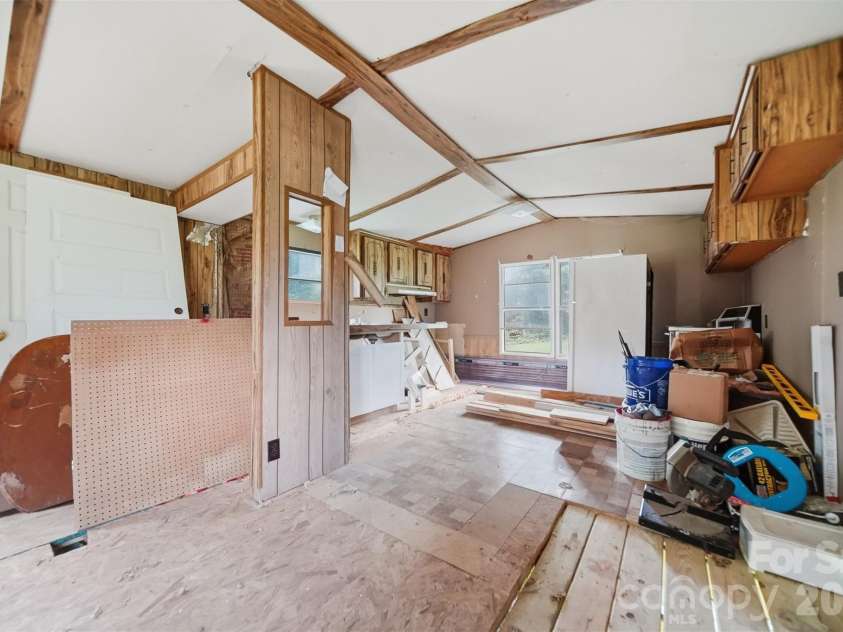 136 South Main Street, Granite Falls, NC 28630.  MLS# CAR4410400, YatesRealty ID 42446. 