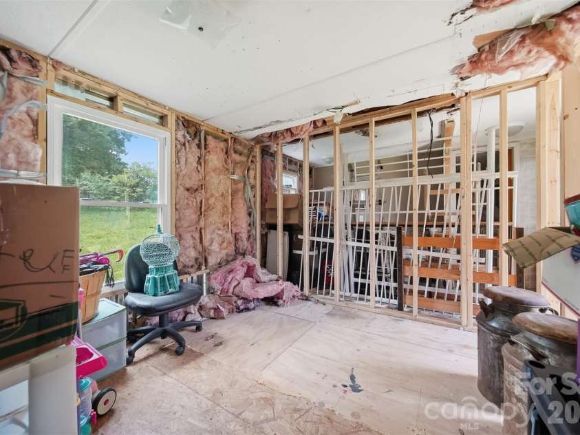 136 South Main Street, Granite Falls, NC 28630.  MLS# CAR4410400, YatesRealty ID 42446. 