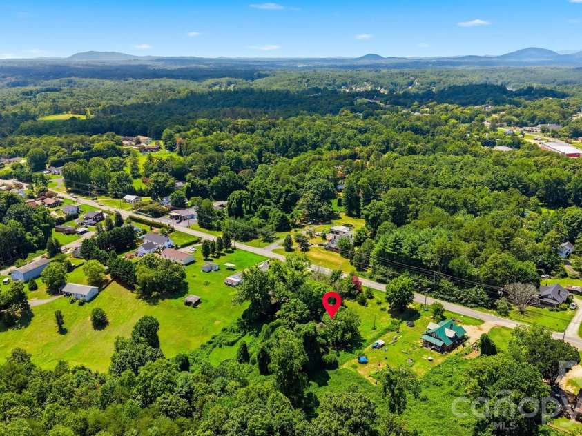 136 South Main Street, Granite Falls, NC 28630.  MLS# CAR4410400, YatesRealty ID 42446. 
