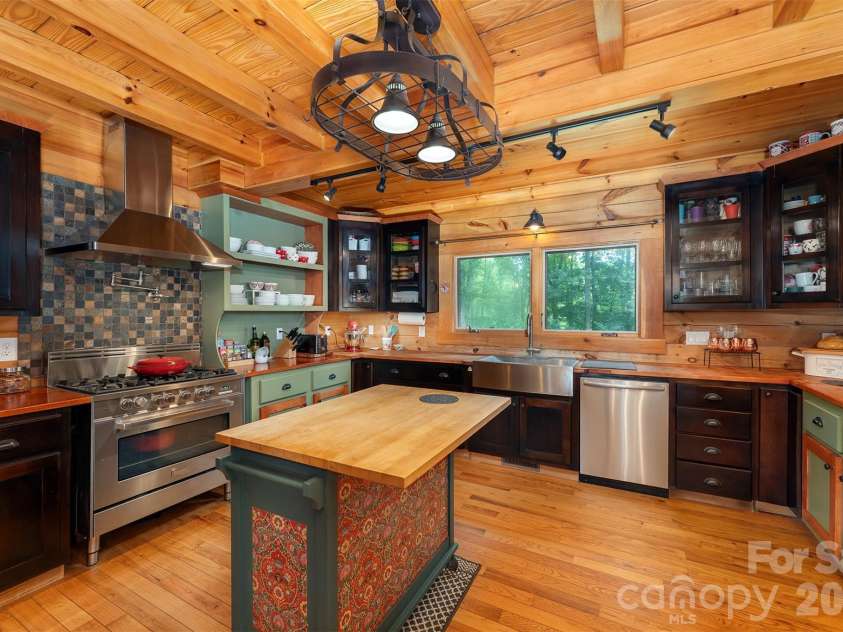 698 Heartwood Drive, Marion, NC 28752.  MLS# CAR4408423, YatesRealty ID 42447. 
