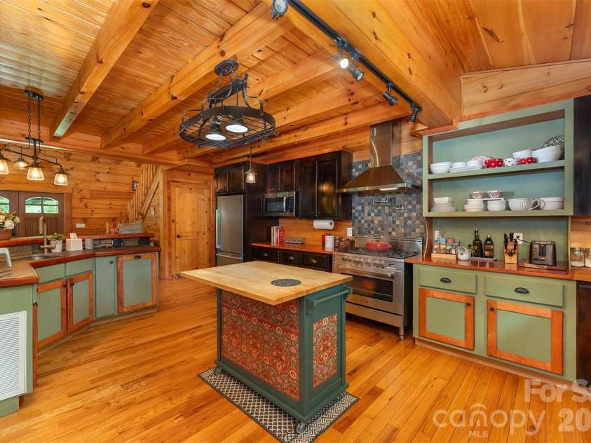 698 Heartwood Drive, Marion, NC 28752.  MLS# CAR4408423, YatesRealty ID 42447. 