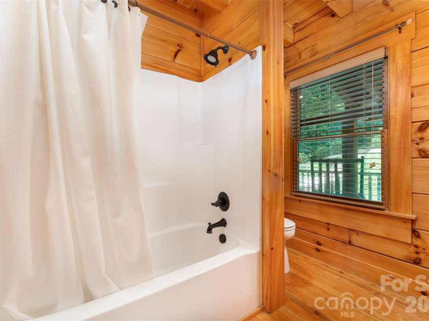 698 Heartwood Drive, Marion, NC 28752.  MLS# CAR4408423, YatesRealty ID 42447. 