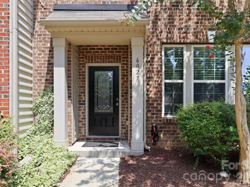 6027 Turkey Oak Lane, Fort Mill, SC 29707.  MLS# CAR4408131, YatesRealty ID 42448. 