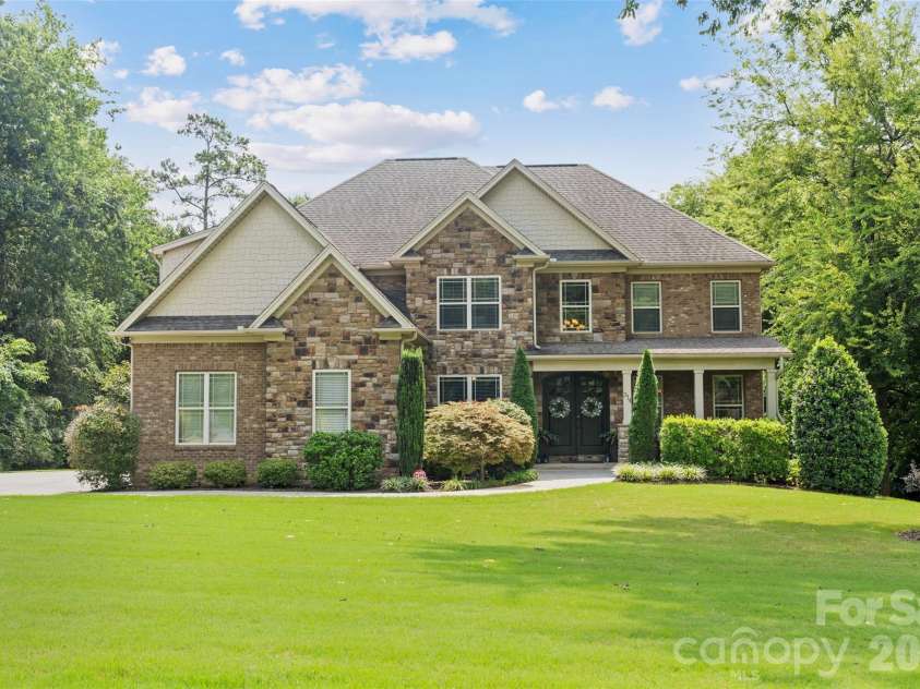 314 Stone Cliff Lane, Lake Wylie, SC 29710.  MLS# CAR4405243, YatesRealty ID 42449. 