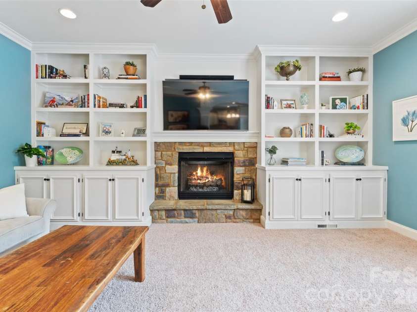 314 Stone Cliff Lane, Lake Wylie, SC 29710.  MLS# CAR4405243, YatesRealty ID 42449. 
