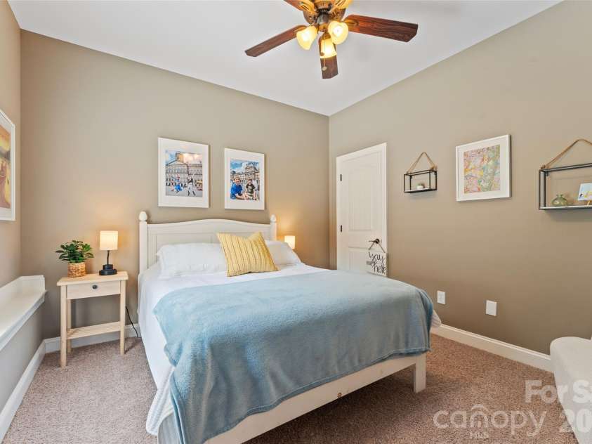 314 Stone Cliff Lane, Lake Wylie, SC 29710.  MLS# CAR4405243, YatesRealty ID 42449. 