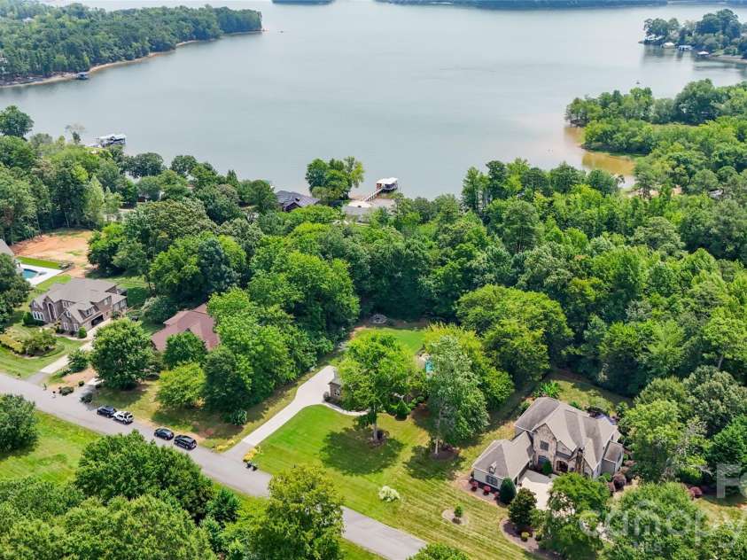 314 Stone Cliff Lane, Lake Wylie, SC 29710.  MLS# CAR4405243, YatesRealty ID 42449. 