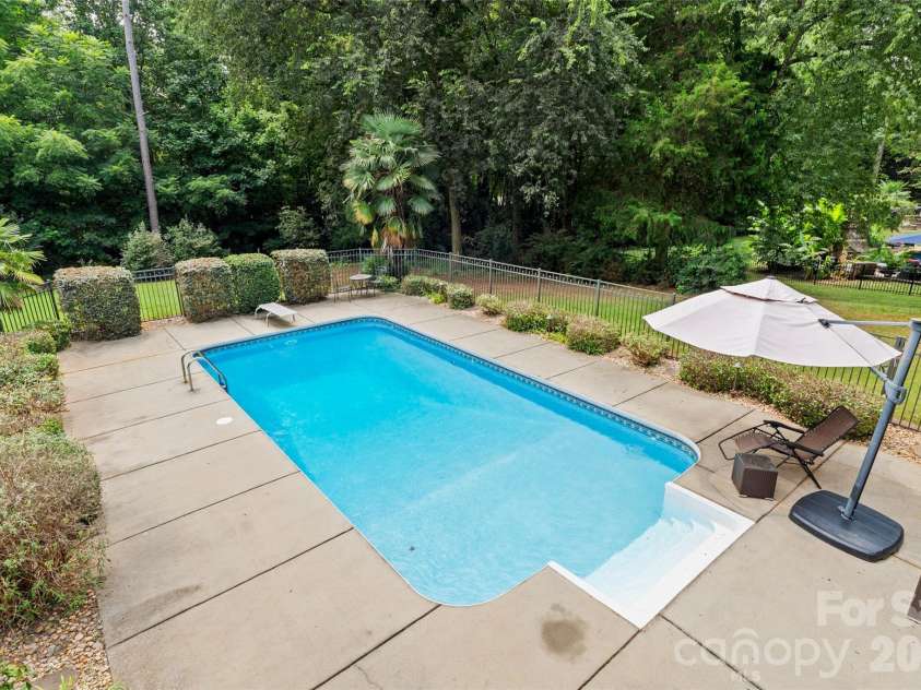 314 Stone Cliff Lane, Lake Wylie, SC 29710.  MLS# CAR4405243, YatesRealty ID 42449. 