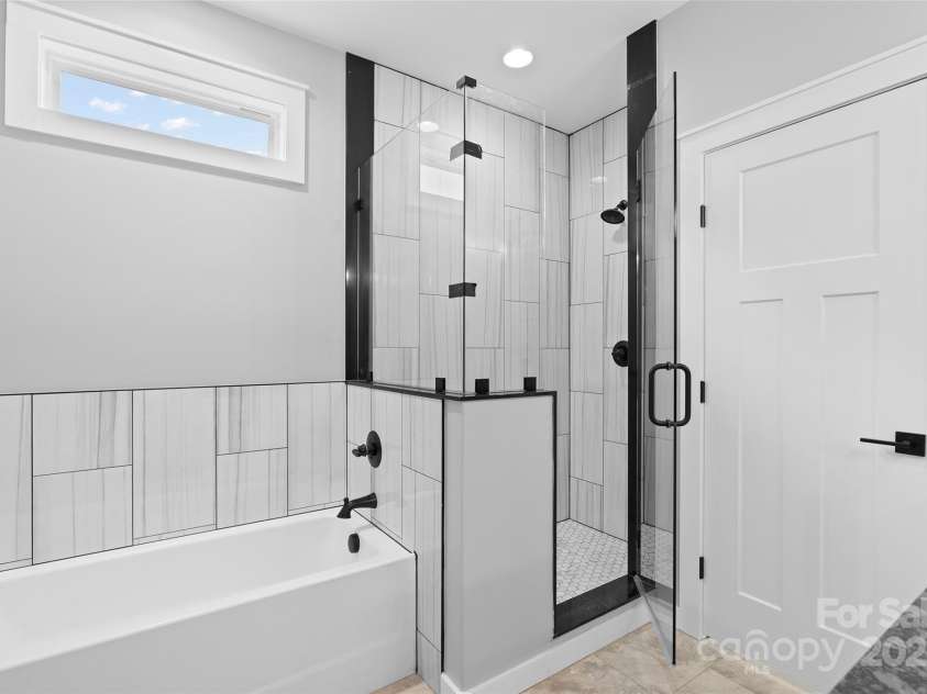 141 Peyton Elaine Road, Clyde, NC 28721.  MLS# CAR4241344, YatesRealty ID 4245. 