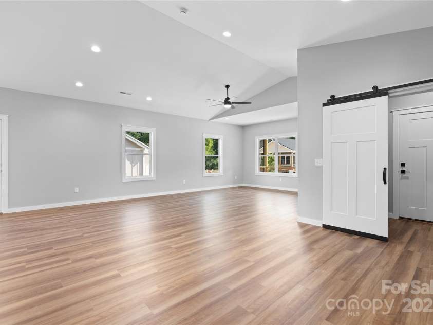 141 Peyton Elaine Road, Clyde, NC 28721.  MLS# CAR4241344, YatesRealty ID 4245. 