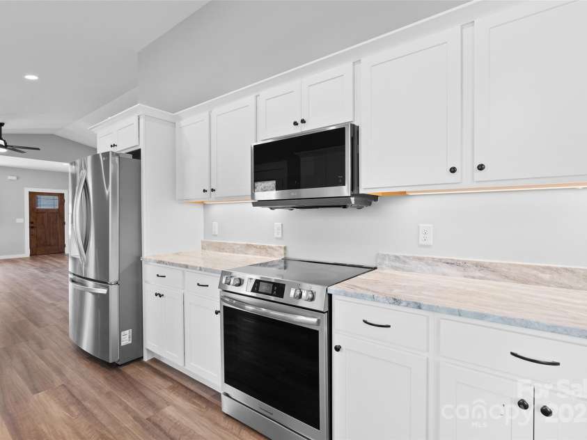 141 Peyton Elaine Road, Clyde, NC 28721.  MLS# CAR4241344, YatesRealty ID 4245. 