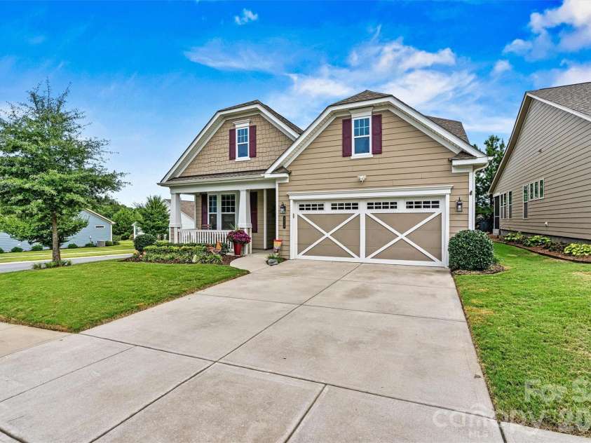 8218 Festival Way, Charlotte, NC 28215.  MLS# CAR4295289, YatesRealty ID 4245. 