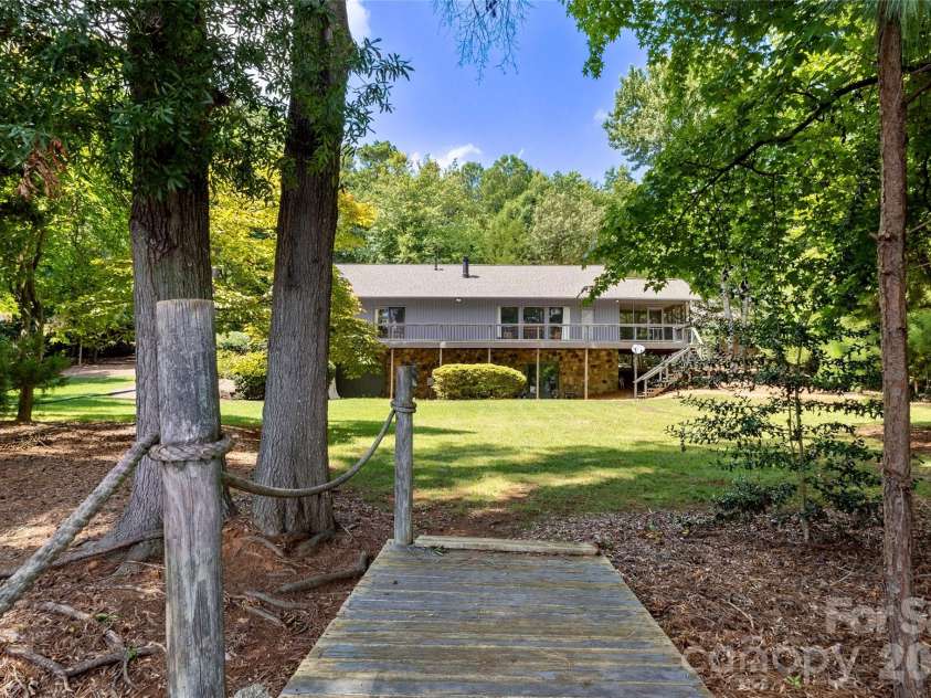 16231 Weatherly Way, Huntersville, NC 28078.  MLS# CAR4410519, YatesRealty ID 42450. 