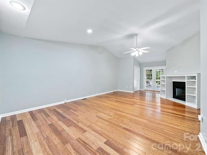 419 19th Avenue Court, Hickory, NC 28601.  MLS# CAR4410851, YatesRealty ID 42451. 