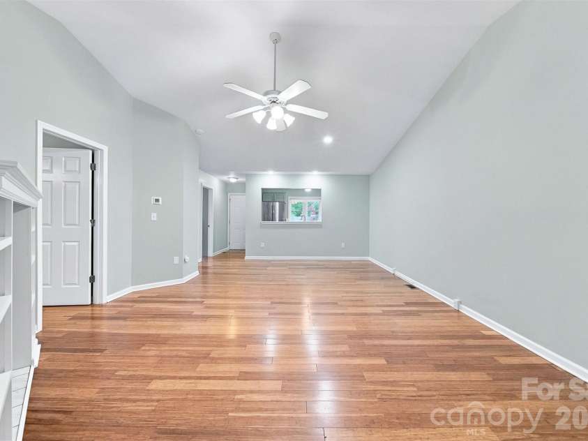419 19th Avenue Court, Hickory, NC 28601.  MLS# CAR4410851, YatesRealty ID 42451. 