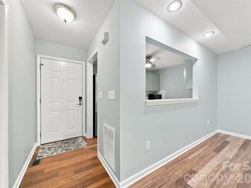 419 19th Avenue Court, Hickory, NC 28601.  MLS# CAR4410851, YatesRealty ID 42451. 